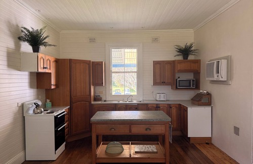 Laughtondale House | Absolute Hawkesbury River Frontage Country Vibes - On Acres Wisemans Ferry Fish
