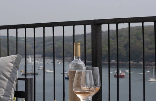 Fowey Apartment | Absolute Luxury and Calm in Marners Rock No 3 With Superb Sea Views