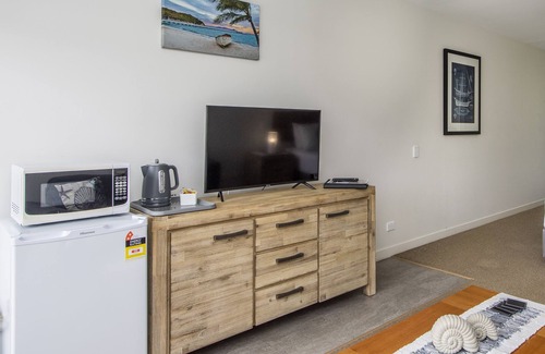 Nelly Bay House | Absolute Waterfront Magnetic Island