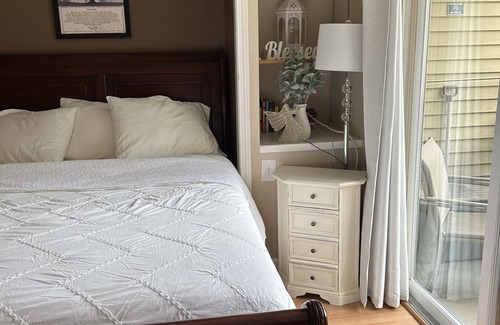 Gilford Resort | Abut BNH Pavilion private beach pool ground level internet queen bed & sofa bed