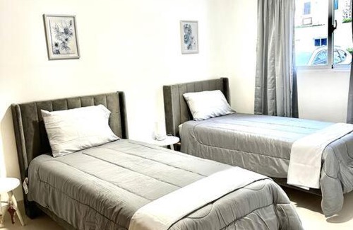 Cerro Alto Apartment | AC, Wifi, Gym, Pool, Parking, Sec. Guards 24 hrs.