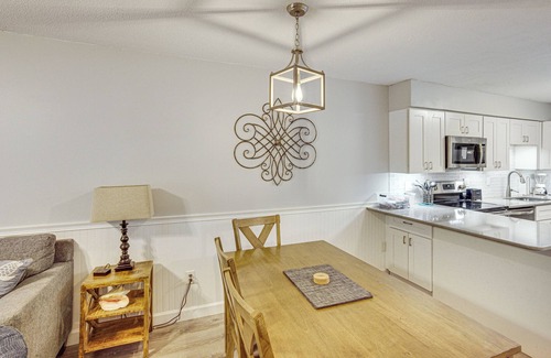 Folly Field Condo | Access to Folly Field Beach & Pools: Coastal Condo