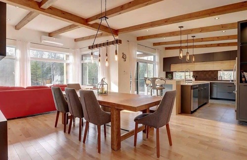 Stanstead Township Ski Chalet | Access to Lake Memphremagog - Spa - Cristal