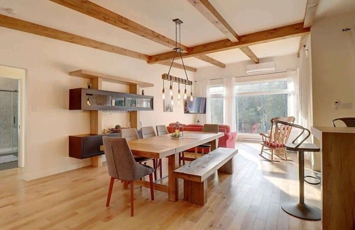 Stanstead Township Ski Chalet | Access to Lake Memphremagog - Spa - Cristal