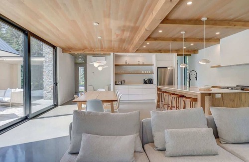 Stanstead Township Ski Chalet | Access to Lake Memphremagog - Spa - Sauna - Persée