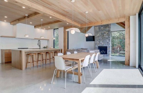 Stanstead Township Ski Chalet | Access to Lake Memphremagog - Spa - Sauna - Persée