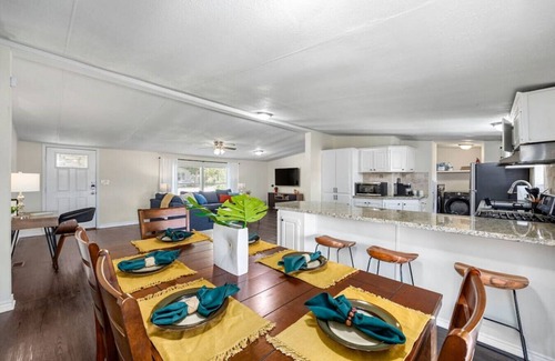 Conroe Apartment | Accessible 3BR Sleeps 12 Pet-Friendly Conroe Stay