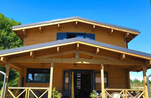 Sulniac Ski Chalet | Accommodation sleeps 6 in quiet location Swimming pool open until 15/09 Pets welcome