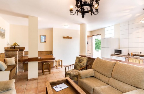 Padul Cottage | Accommodation with pool and paddle tennis court