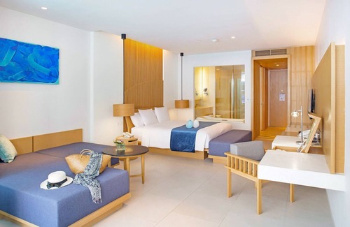 Hua Hin Resort | Ace Deluxe Pool Access