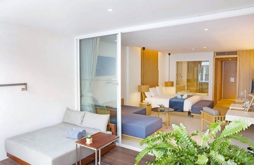 Hua Hin Resort | Ace Deluxe Pool Access