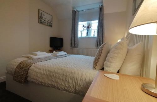 Tideswell House | Acer Holiday Cottage Tideswell village Buxton Peak District by Rework Accommodation