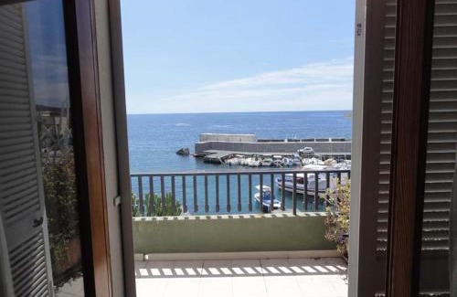 Stazzo Apartment | Acirealevacanze - Romantica Camera sul Mare