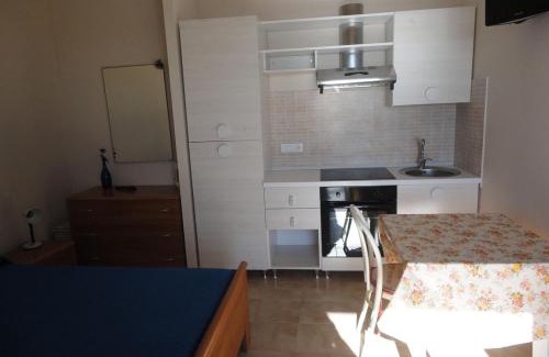 Stazzo Apartment | Acirealevacanze - Romantica Camera sul Mare