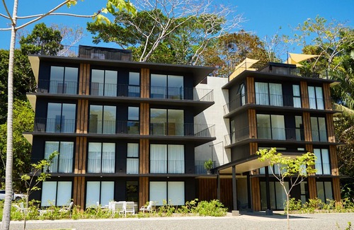 Jaco Condo | Acogedor apartamento de playa con vista al lago y