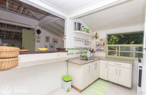 Armacao House | Aconchegante Costeira ao Lado da Praia da Armação - Ilhabela