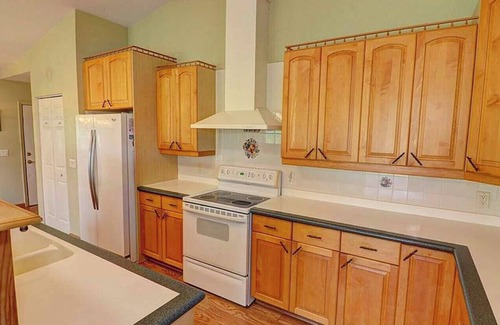 Venice House | ACREAGE RETREAT 5 BED 4 BATH POOL & LAKE HOUSE
