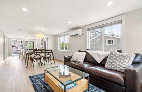 Newbury House | Across From Beach High-End Home The Nest