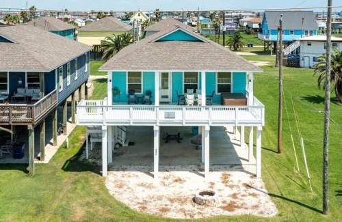 Surfside Beach House | Across from Jetty Park and Best Ship Watching