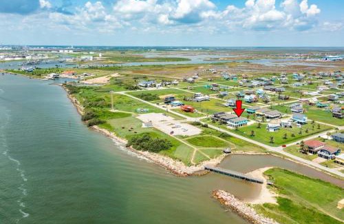 Surfside Beach House | Across from Jetty Park and Best Ship Watching