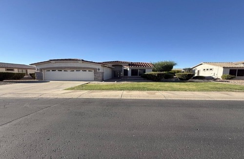 Gilbert House | Active Adult Escape in Trilogy – Golf, Fitness, Pools & More!