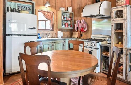 Fredericksburg House | Ada's Peach Street Hideaway - Whole House