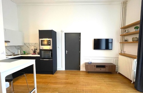 Valenciennes Apartment | Adam à part, Dans de beaux draps