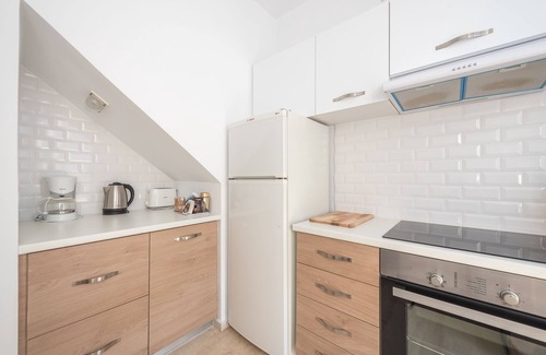 Vari-Voula-Vouliagmeni Apartment | Adelos Maisonette Near Vouliagmeni Beach