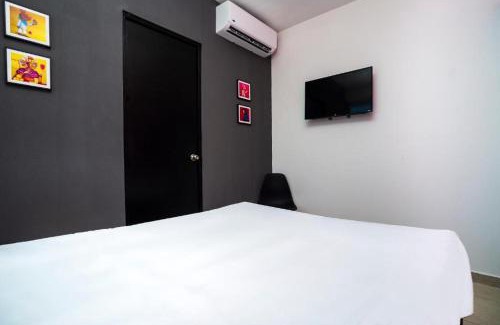 Monterrey Centro Hotel | Adhoc Cintermex