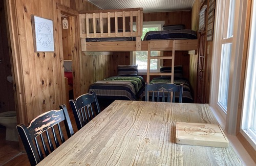 Edinburg Cottage | Adirondack Cottage w/Sandy Beach Access