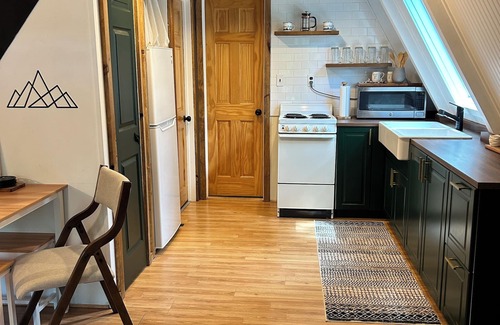 Wilmington Ski Chalet | Adirondack Cozy Chalet Private & 3 Minutes to Whiteface Mountain. Pet Friendly.