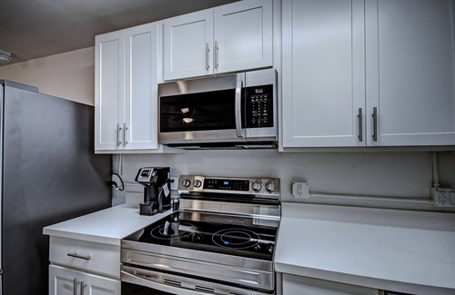 Greater Belhaven Apartment | Admiral Benbow #240