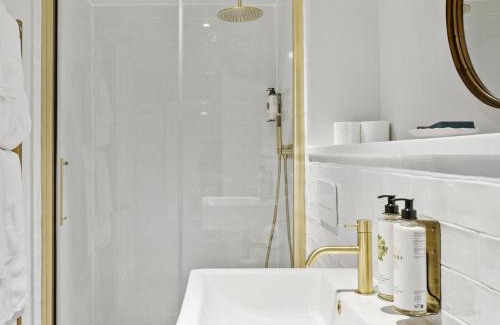 Plymouth Hotel | Admiral's House by Maison Pierre