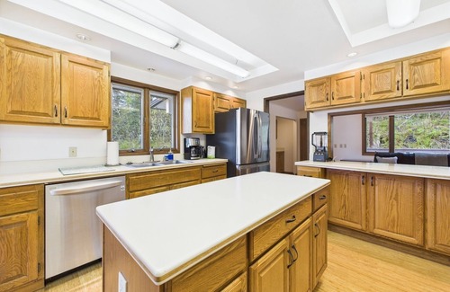 West Juneau House | Admiral’s View | Panoramic Views, Family Friendly