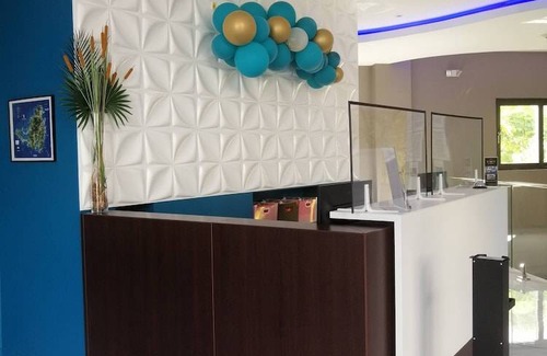 Maho Hotel | Adonis Cupecoy