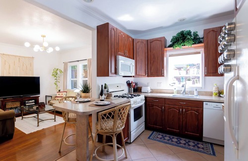 Junior College Neighborhood Association Cottage | Adorable 1 BD 1 BA in one of SR's best neighborhoods!