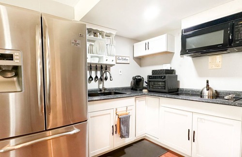 Lexington Apartment | Adorable 2 Bedroom Walk-Out with Theatre and Game Room