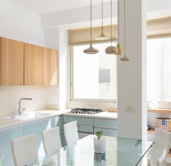 Old North Apartment | Adorable 2 bedrooms apt w Bomb Shelter next to the beach