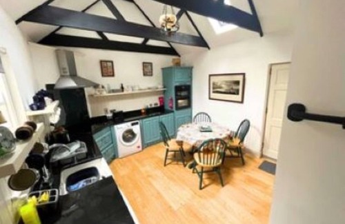 Killarney Cottage | Adorable 3-bedroom cottage in Tiernaboul located 2.5 miles from Killarney Town