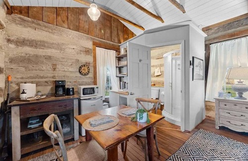 Augusta Cabin | Adorable Augusta Cabin