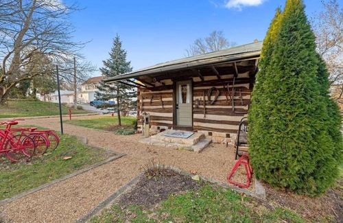 Augusta Cabin | Adorable Augusta Cabin