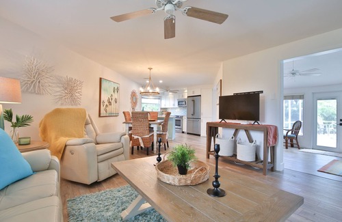 Southgate House | Adorable Beach Bungalow with privacy yet 10 minutes to many events