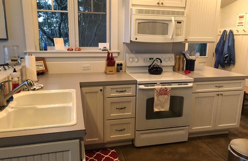 Lopez Island Cabin | Adorable beach cabin within a few steps to a secluded beach!