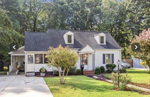 Riverside House | Adorable Bungalow Near Hospital, University, Hike/Bike Trails and Museums!