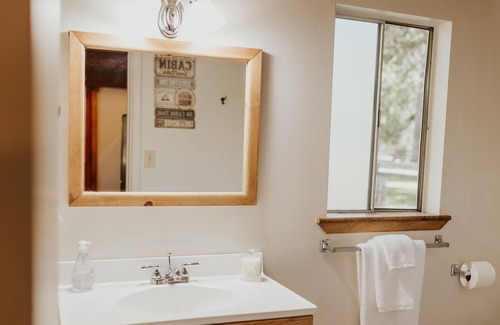 Coffee Creek Cabin | Adorable Cedar Cabin located on Coffee Creek in Trinity Alps