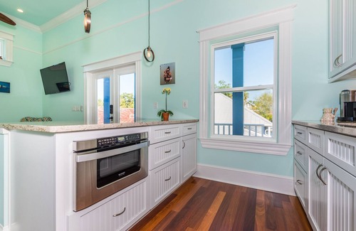 St. Augustine House | Adorable Guest House walking distance to Historic St. Augustine!