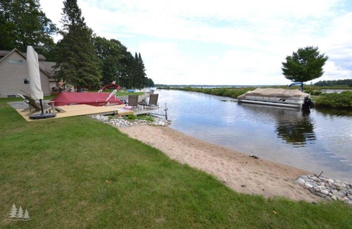 Lewiston House | Adorable house on the West Twin Lake Canal