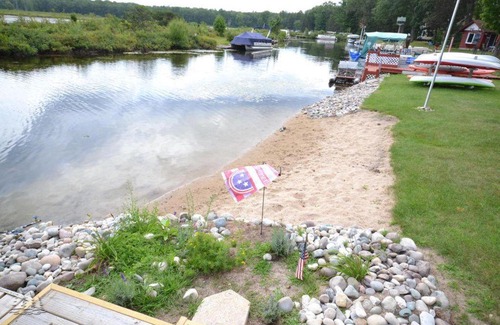 Lewiston House | Adorable house on the West Twin Lake Canal