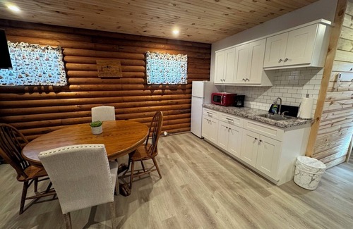 Cambridge Cabin | Adorable log cabin on back country road with peace, quiet, all amenities of home