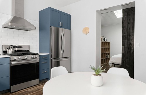 Veterans Park House | Adorable Modern Guesthouse - West Downtown Boise